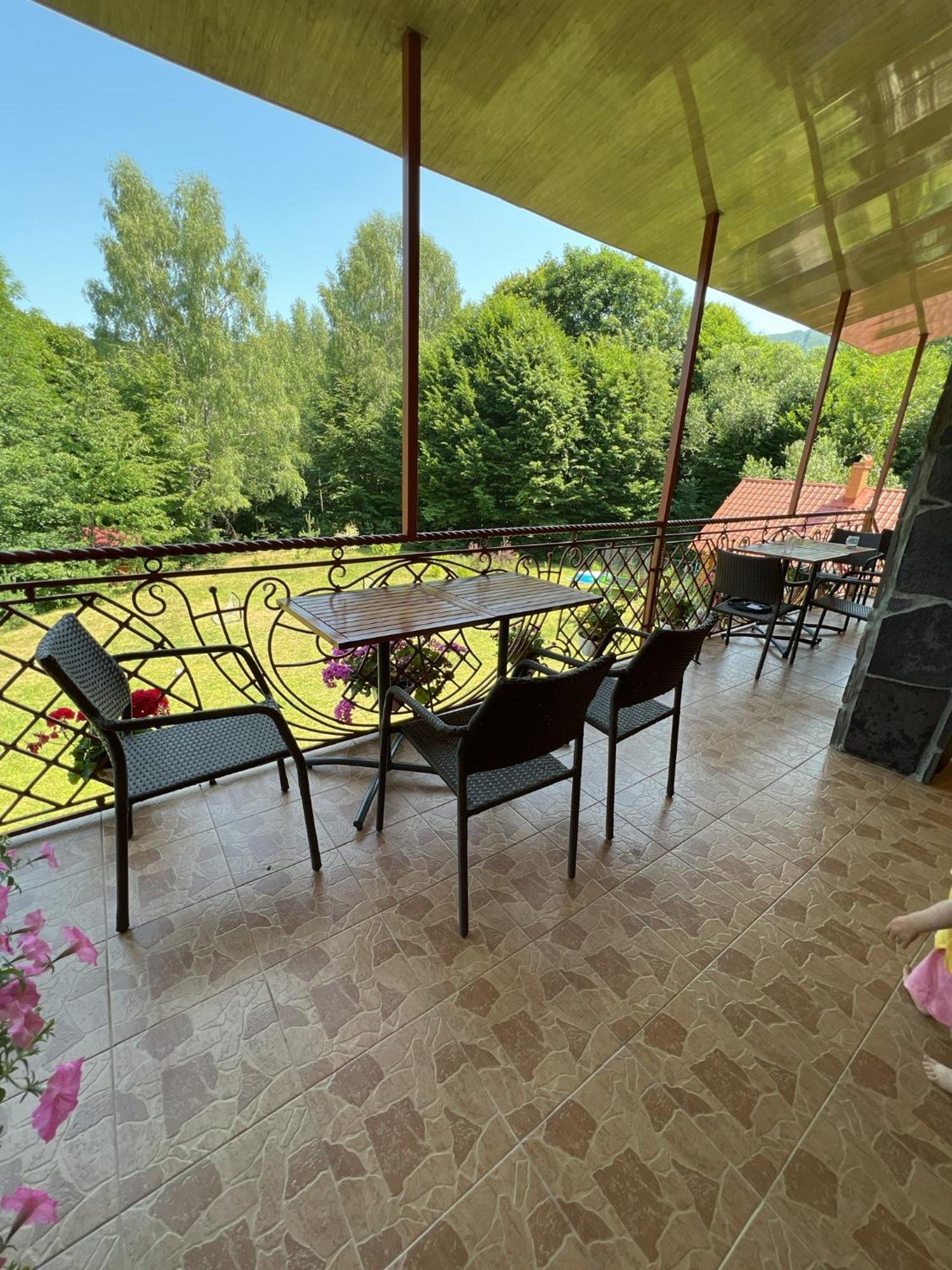 Vovk Gasthaus Sinyak  Ngoại thất bức ảnh