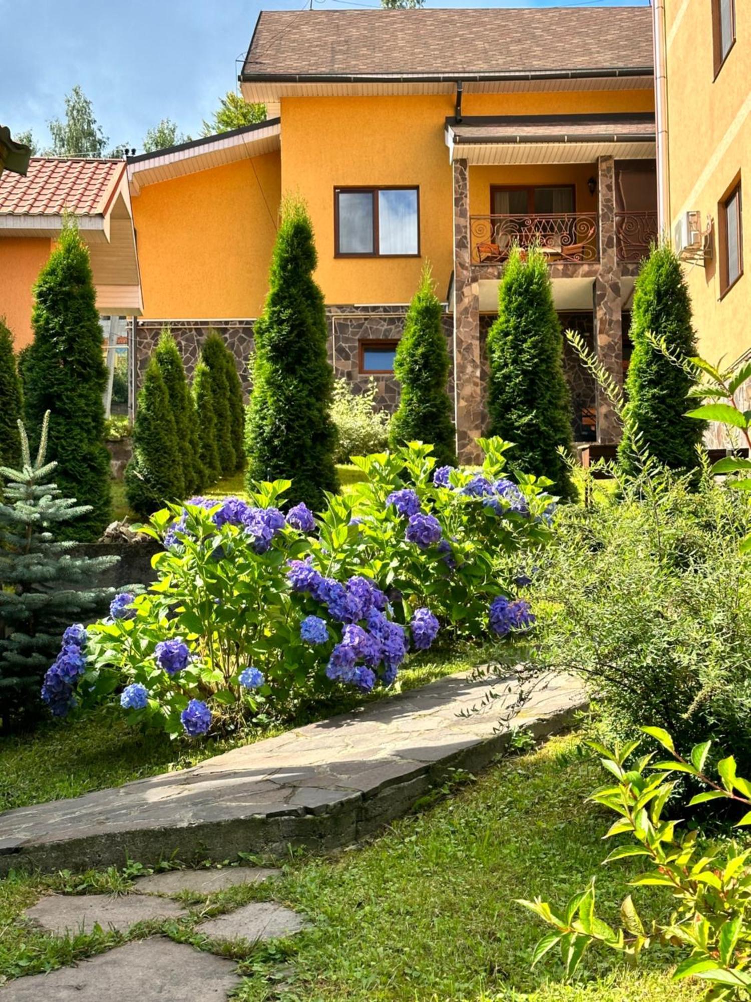 Vovk Gasthaus Sinyak  Ngoại thất bức ảnh